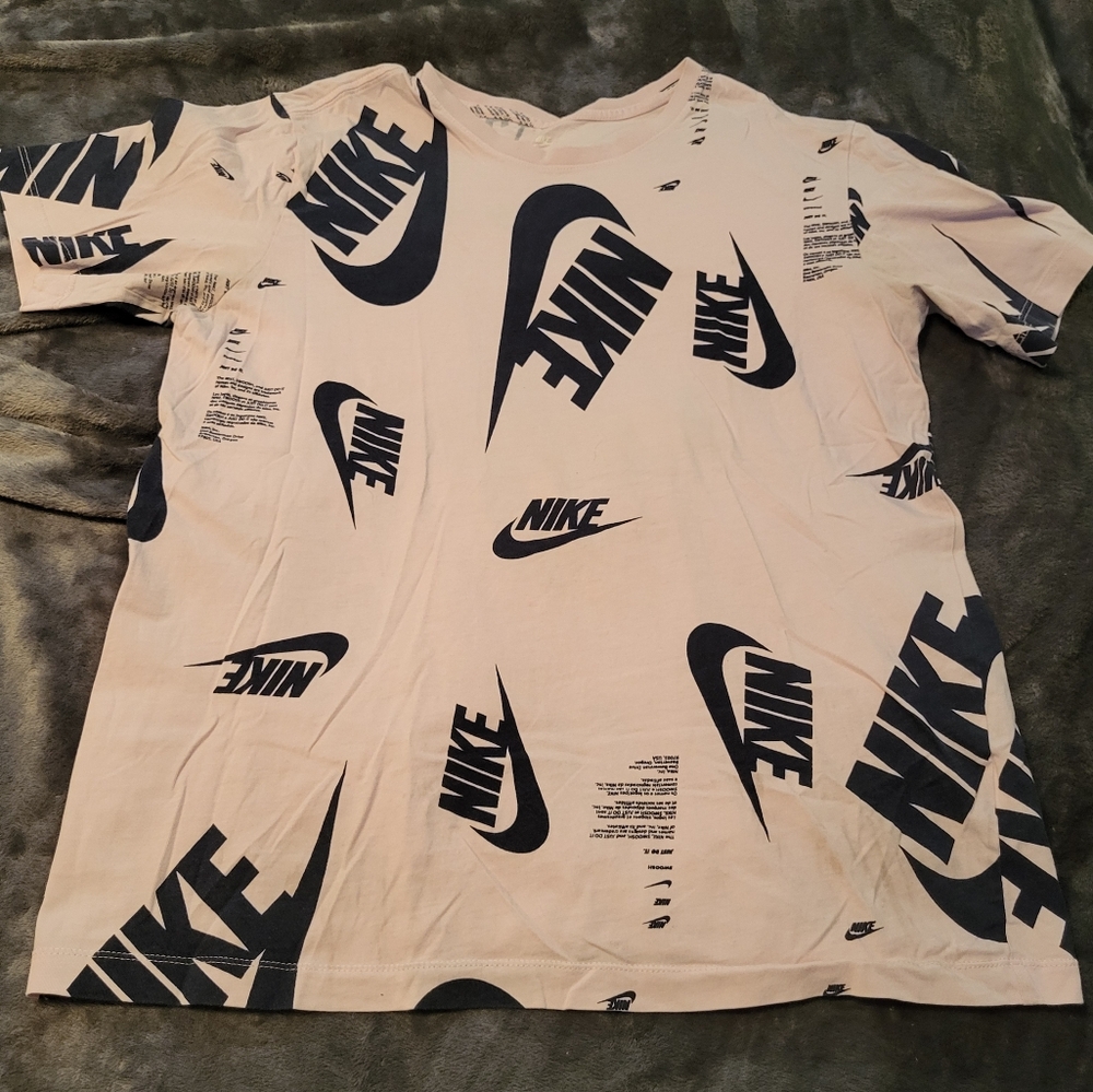 2-PIECE BUNDLE NIKE "THE NIKE TEE" SHORT SLEEVE BOY'S T-SHIRTS - Picture 5 of 8